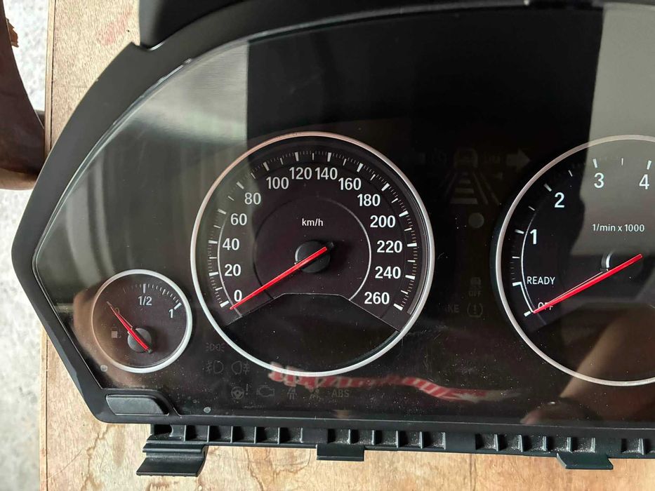 Километраж с HUD за BMW F серия