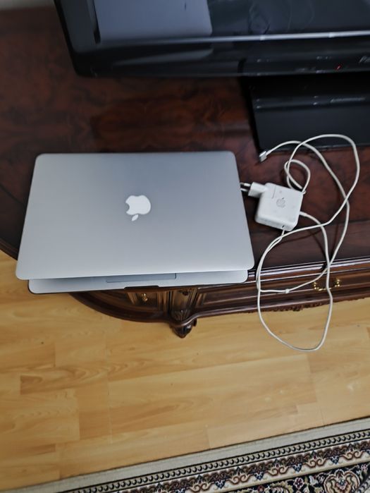 MacBook air 13.3" Ci5 4 Gb