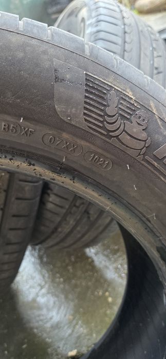 Гуми 4бр 235/60/18 - 1бр  - 135лв