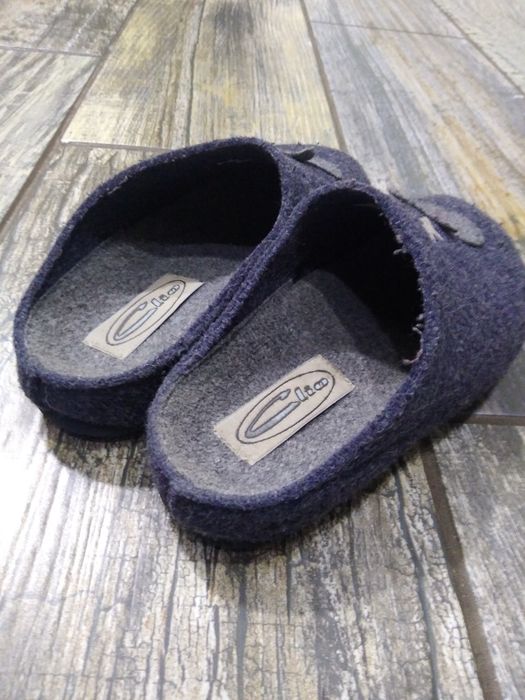 Продам домашние тапочки с оленем.