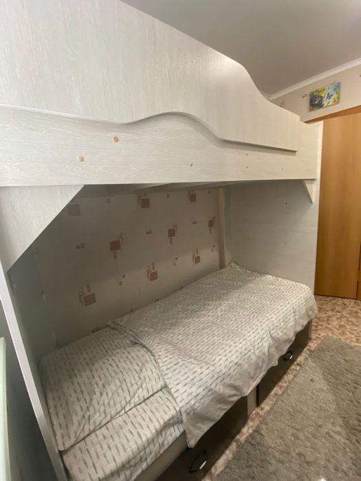 двухъярусная кровать