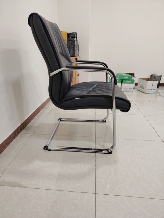 SROCHNO Yaxshi holatdagi ofis kreslosi sotiladi