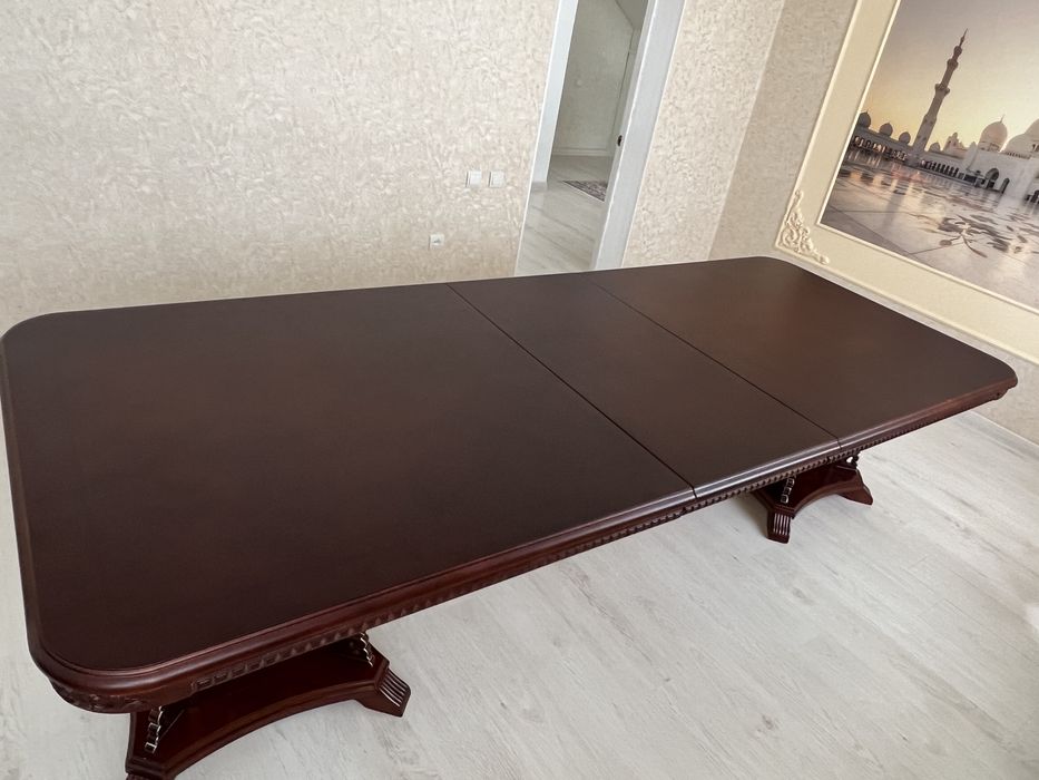 Продается обеденный стол