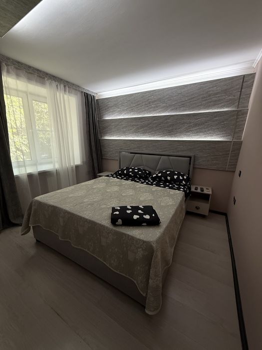 Сдам оригинальную двухкомнатную на Набережной