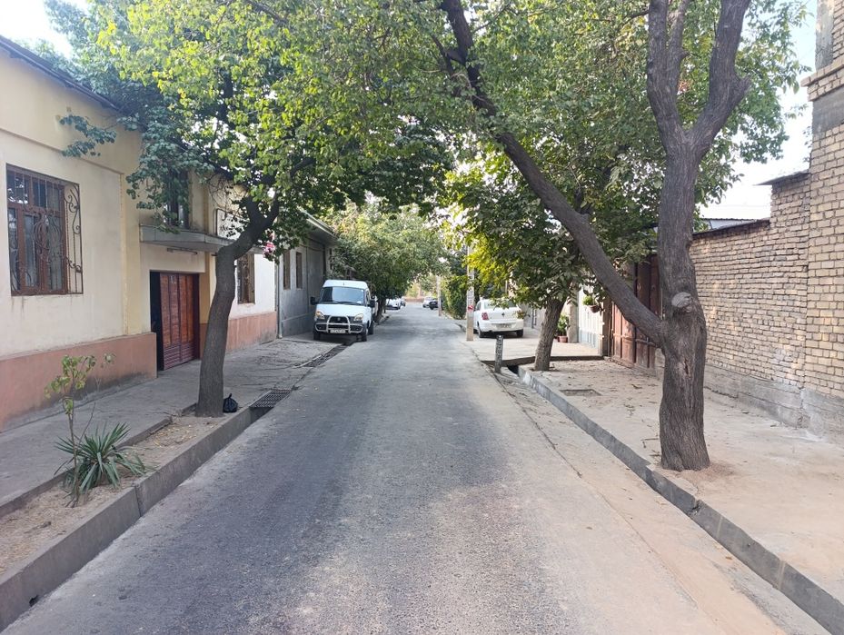 Уй сотилади Шахантохур тумани аринтир кукча мачиди олдида учаску