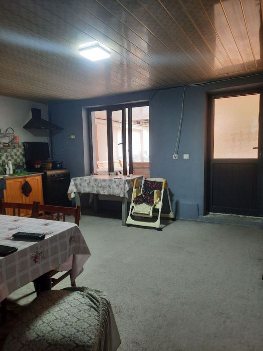 Киров. 3 сўтик. 5 та хона. Ҳокимият орқаси