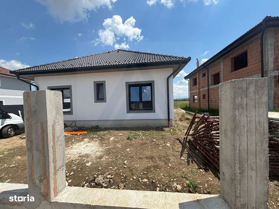 Casa premium pe un singur nivel 4 camere terasa pivnita Cristian