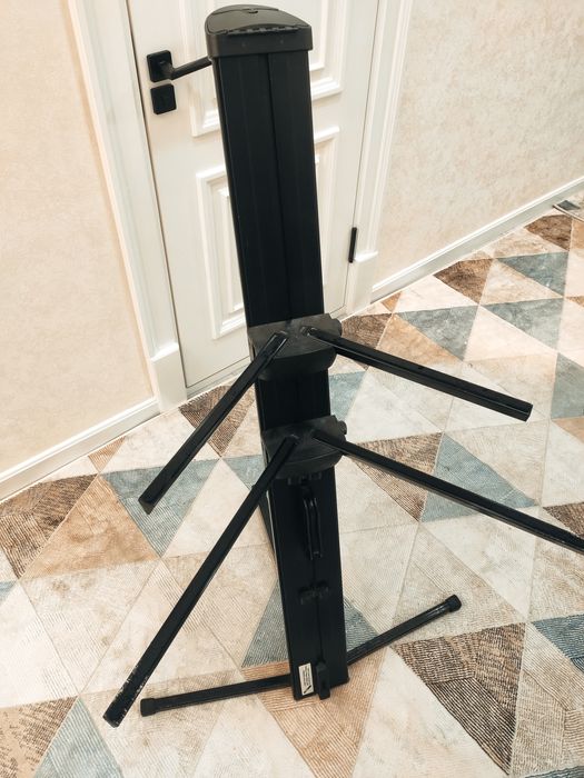 Prodayotsya Stoyka dlya Klavish