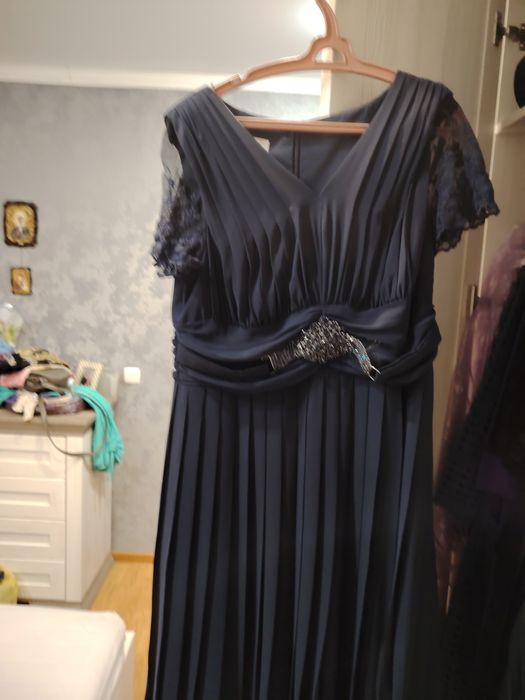 Продам платья б(у, размер 48,50,52