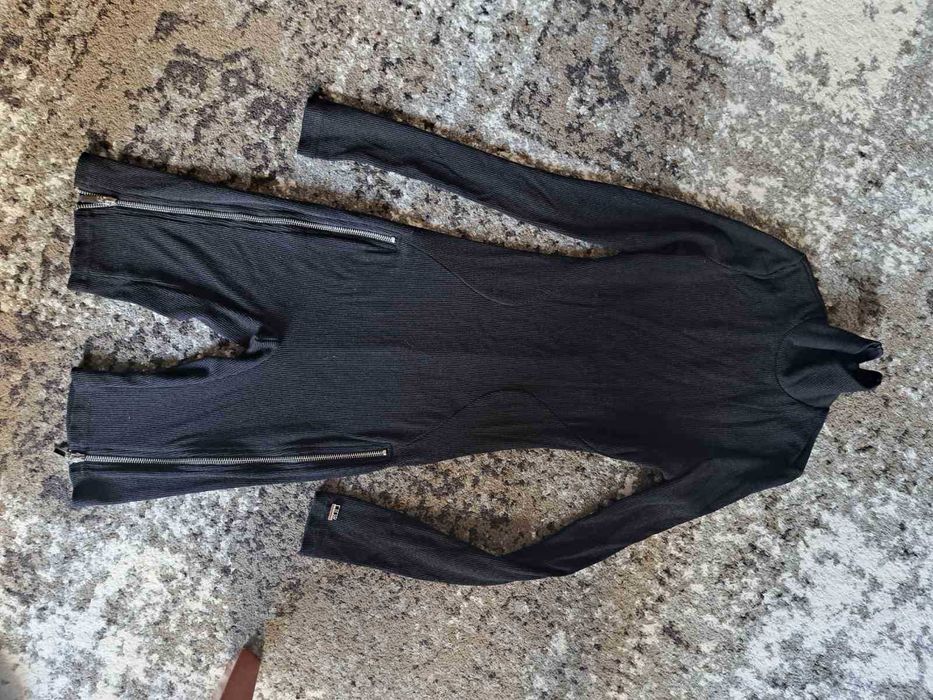 черен еластичен гащеризон