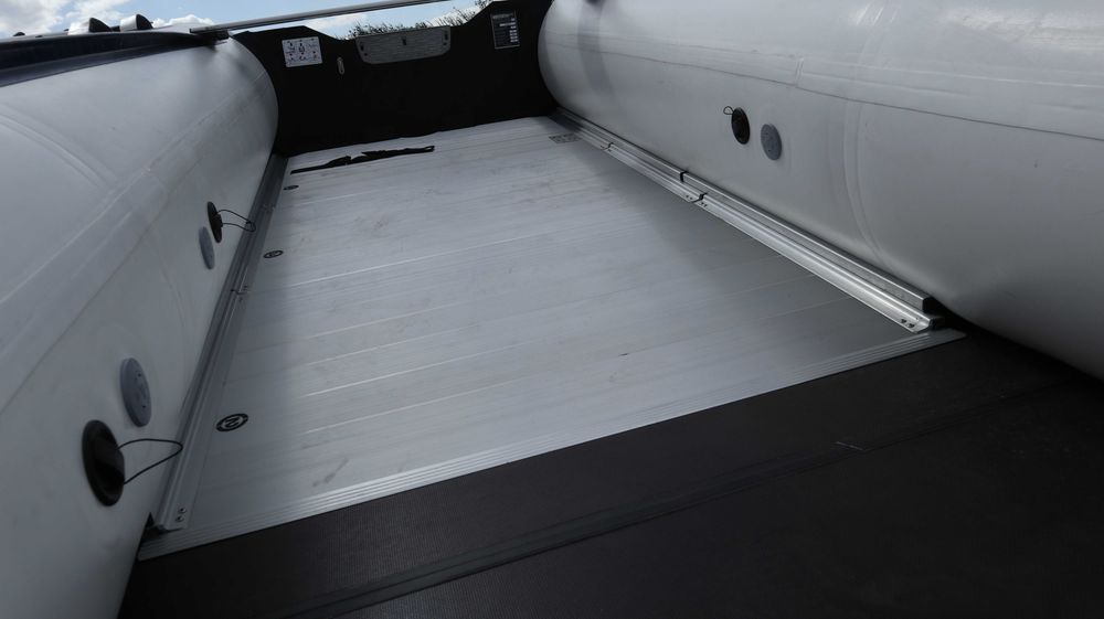 Barca gonflabila cu chila in V Seavibe Imperator 390 / Tub 50cm / 6ani garantie / Fabricat in Romania