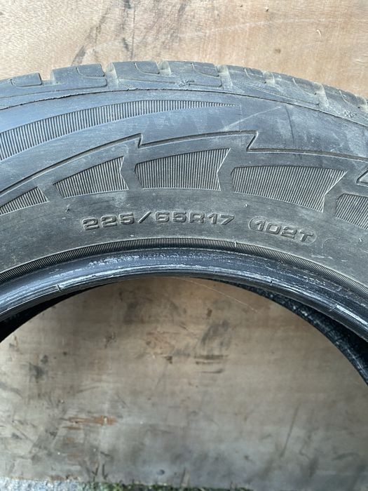225/65 R17 Goodyear