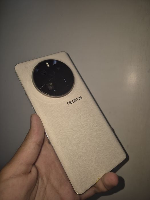 Realme GT5 Pro 16/256 84%