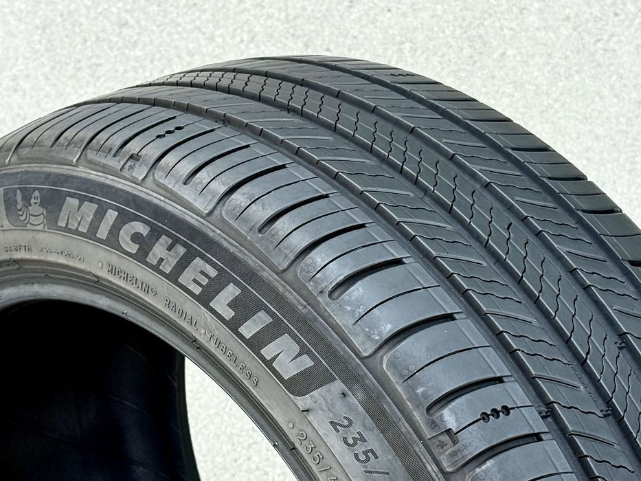 235|45 R18. Michelin, комплект шин.