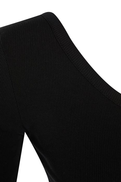 Скидки! Новый Черный Лонгслив в Рубчик с Открытым Плечом Турция