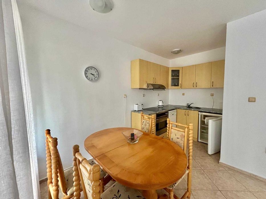 Предлагаме тристаен апартамент в Несебър!