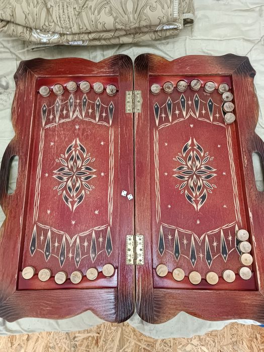 Нарды, настольная игра