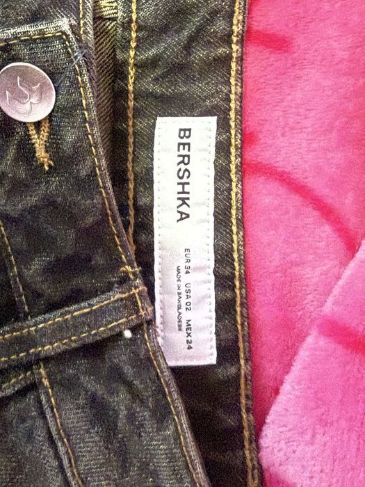 Bershka Pre-owned Relaxed fit jeans - black