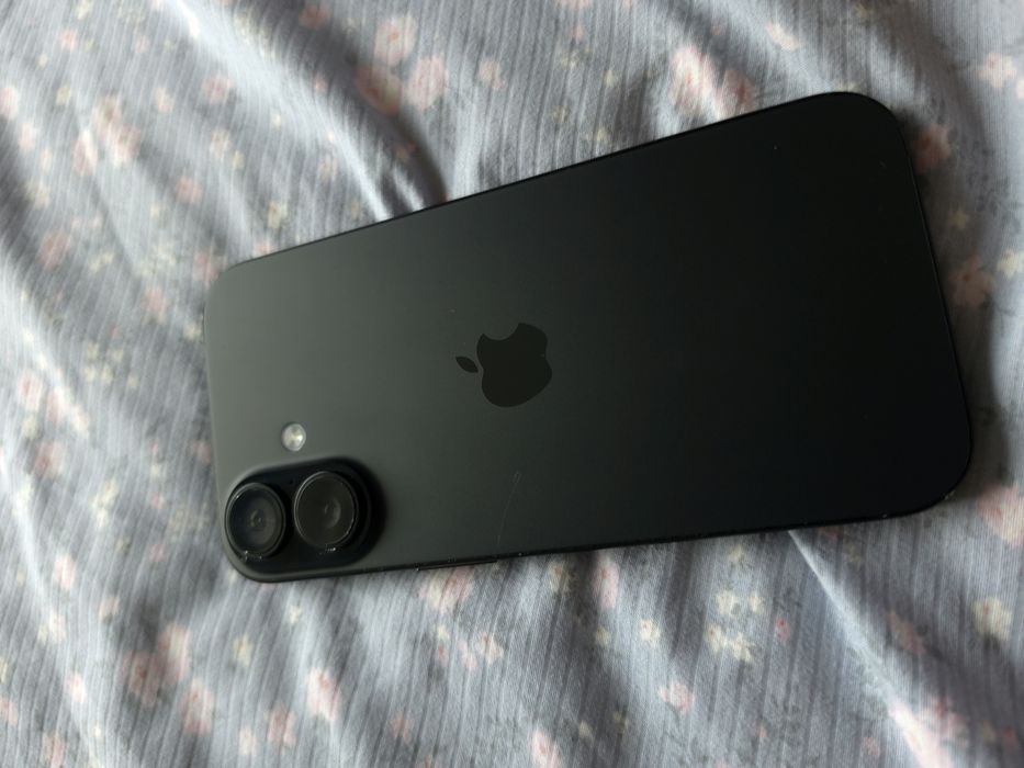 Продам IPhone 16