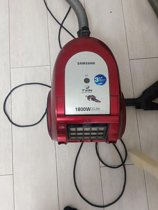 продам пылесос Samsung