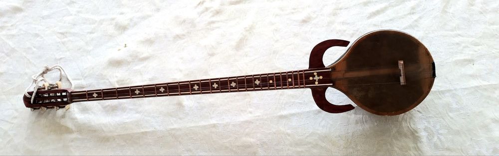 Музыкальный инструмент Рубоб