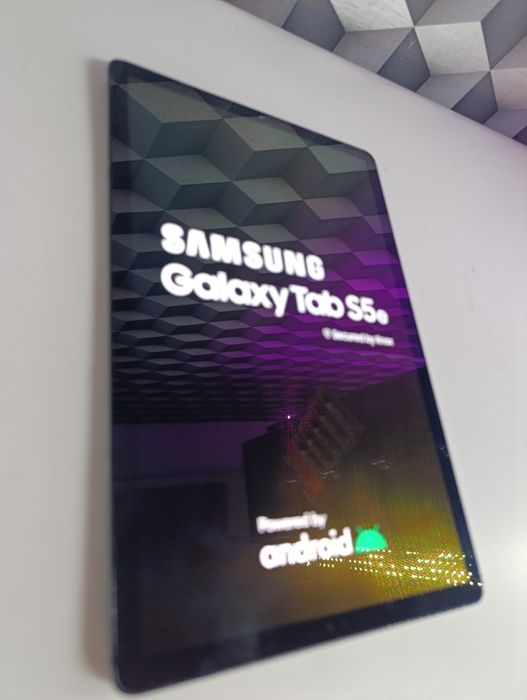 Tableta 10 inch performanta samsung tab S5e  64 gb cu 4gb ram