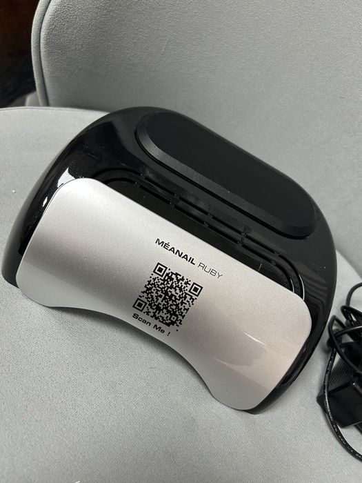 UV/LED лампа за маникюр