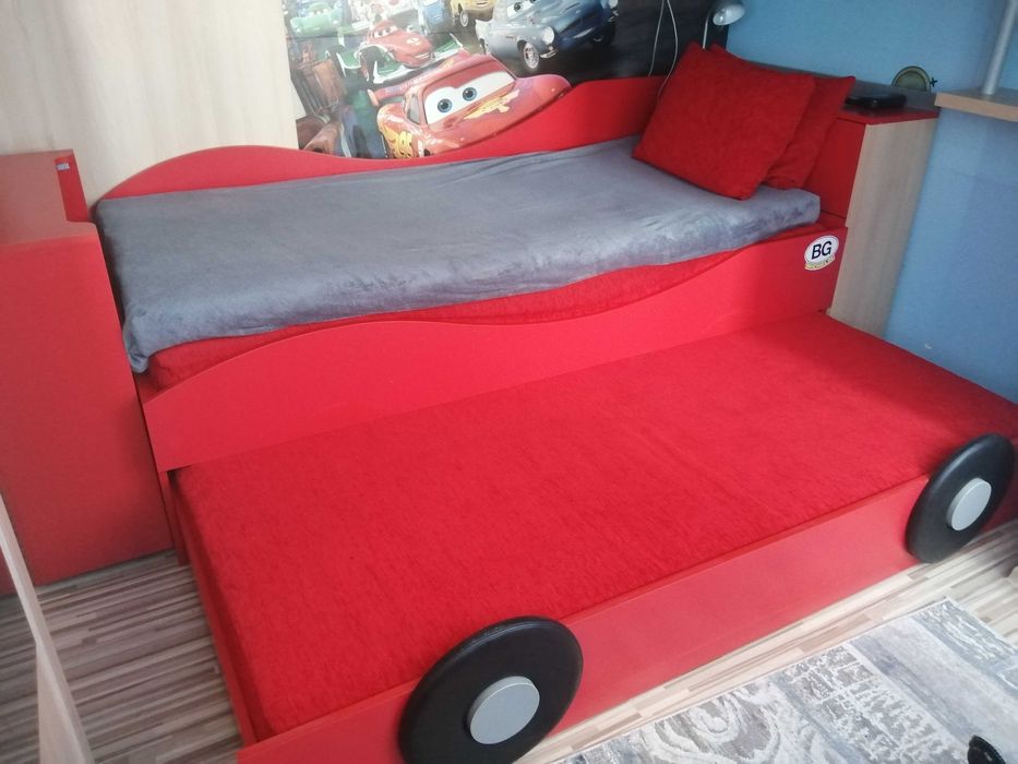 Легло-кола на 2 нива с матраци, ракла и предница за кормило