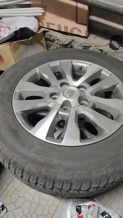 Диски с шинами r20 на Toyota sequoia tundra land cruiser