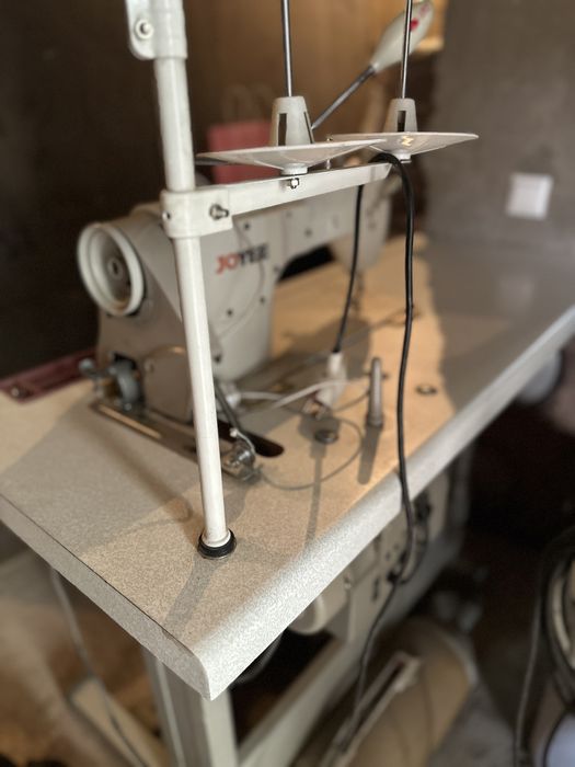 Промышленная швейная машинка
