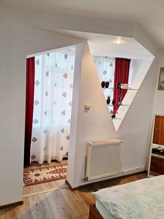 Închiriez apartament 2 camere central