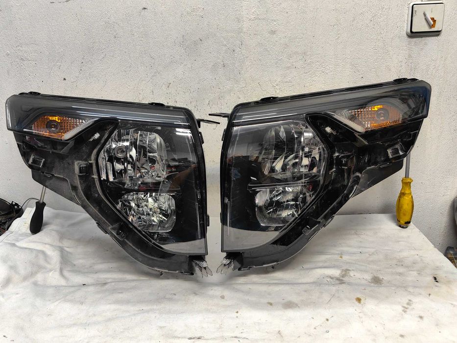 Оригинални  фарове  Форд Ford Transit Tourneo Courier