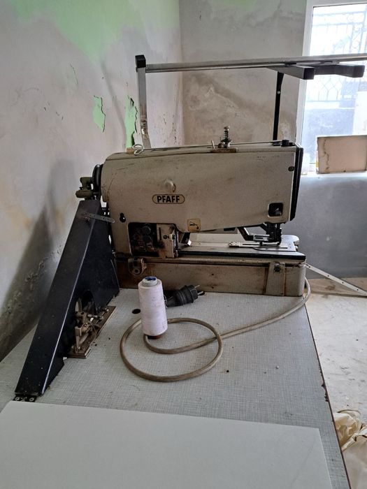 3 професионални шевни машини Juki, Pfaff и Yamata.