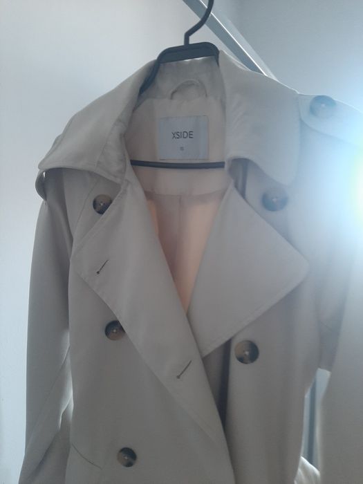 Продам тренч светло бежевый