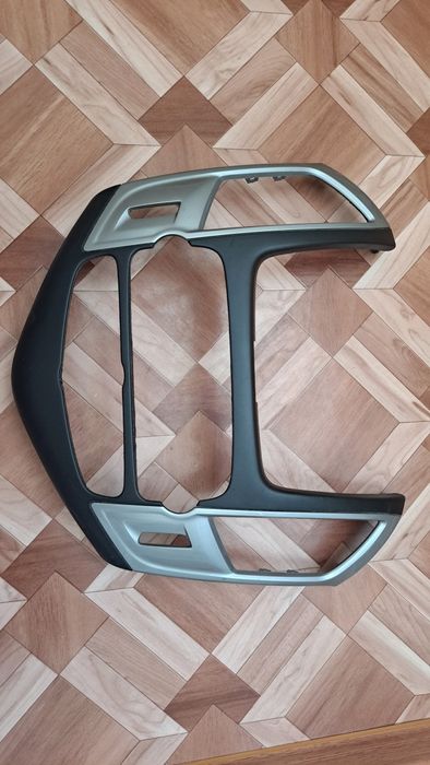 Пластиковая консоль на шевроле круз