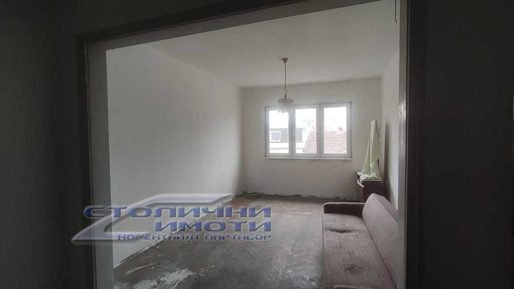 Продава се Двустаен апартамент в София, Център - 82 кв.м за 2196 €/кв.м - Снимка #2