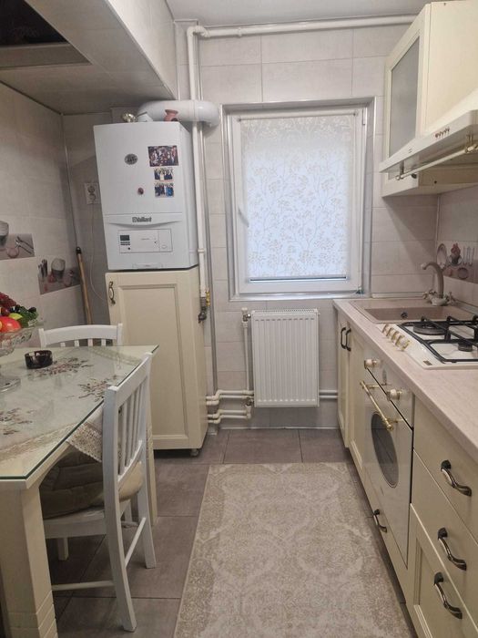 Apartament de vânzare cu 3 camere renovat în Urziceni, Ialomița