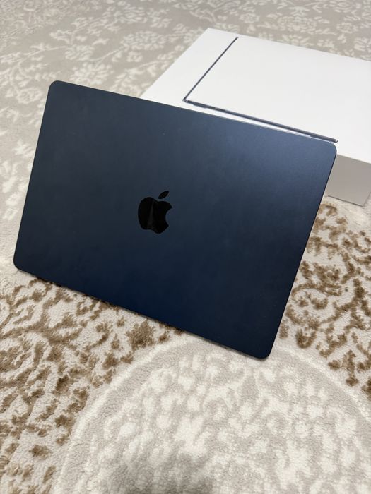 Macbook m2 16/256 новый