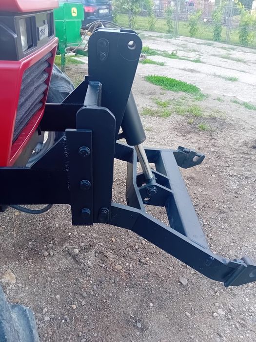 Tirant frontal tractor internațional 844