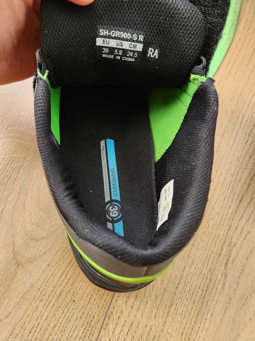 Vând pantofi MTB Shimano SH-GR9R