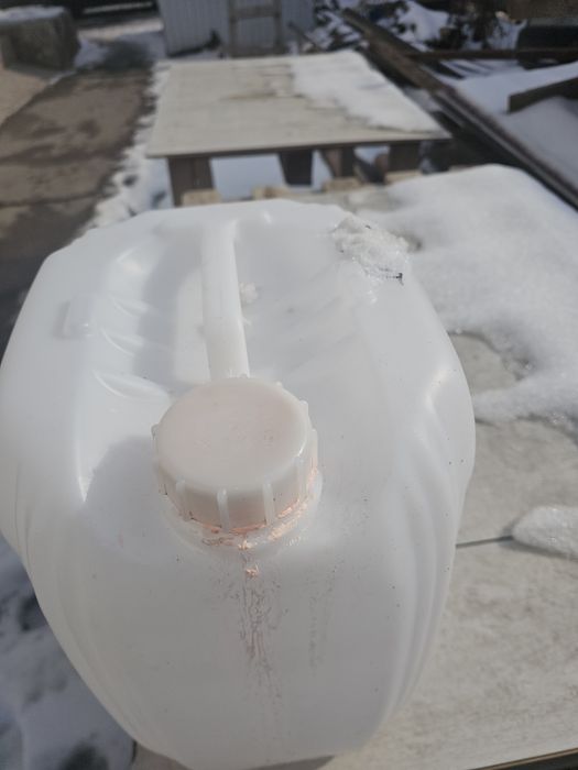 Канистры 20 и 5  литров