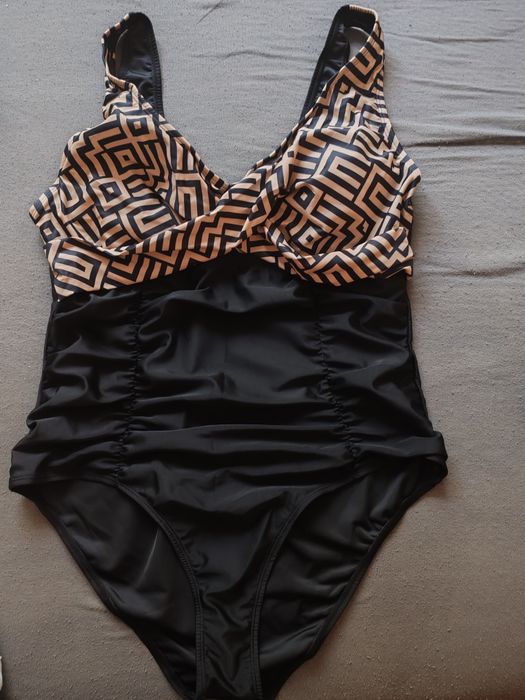 Costume de baie noi