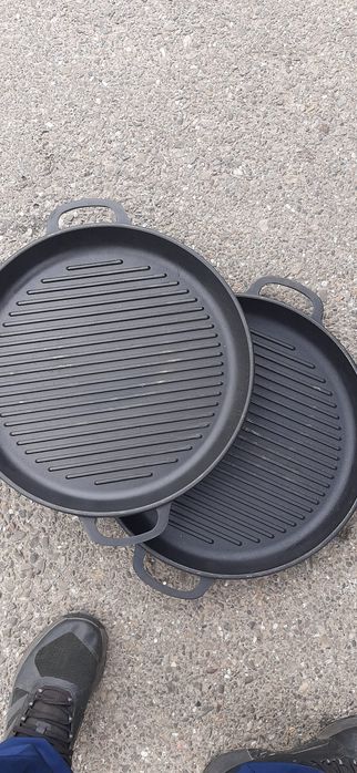 Vând gril de fontă nou cu diametru de 41 cm