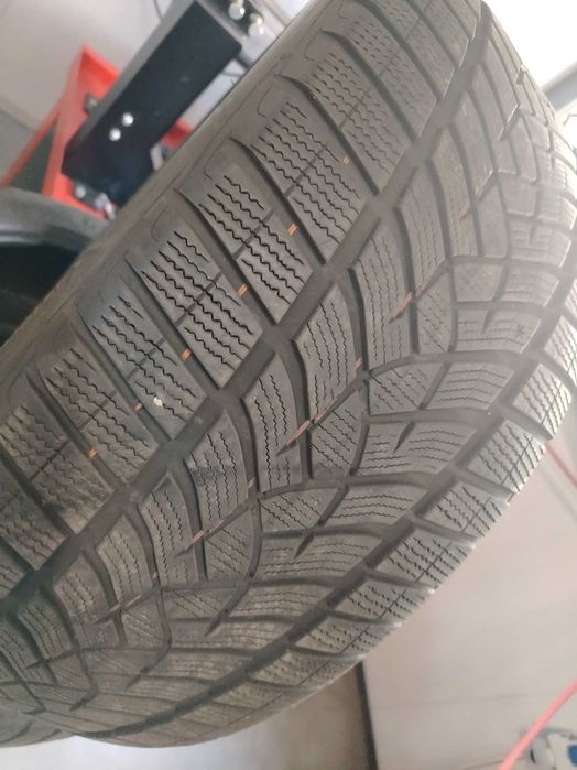 4бр.зимни гуми 275/40/22 Goodyear