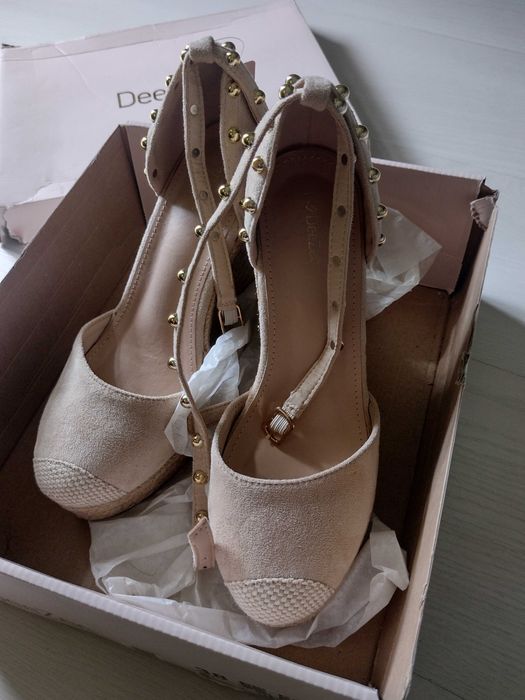 Нови дамски еспадрили DEE ZEE