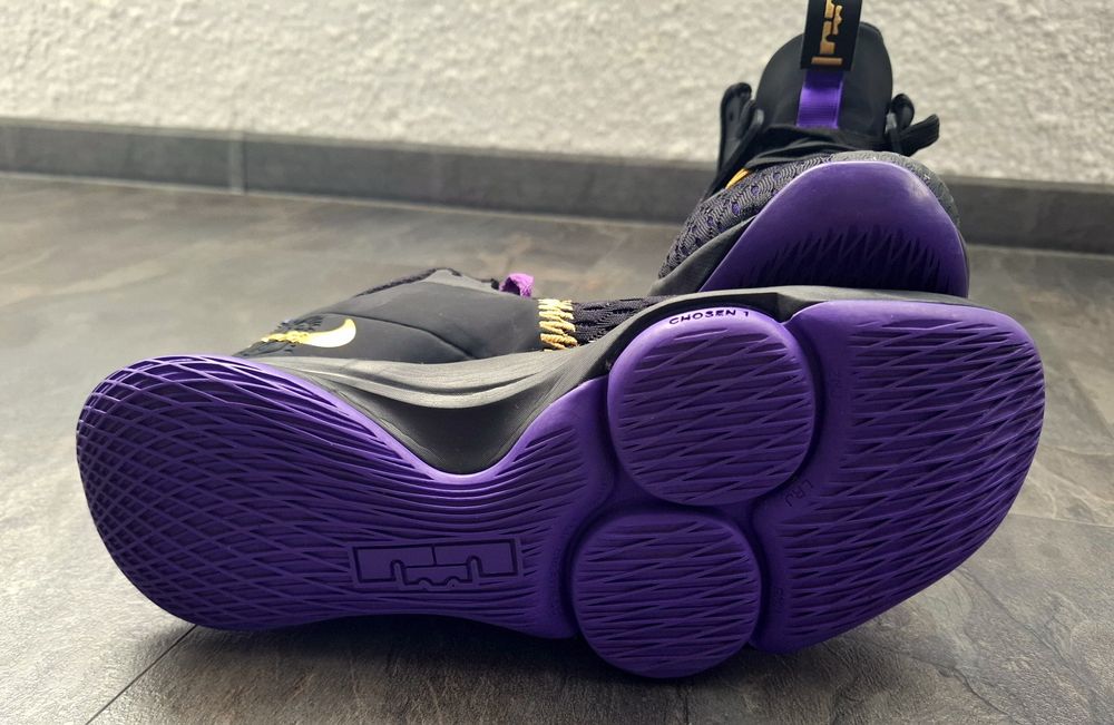 Оригинални маратонки NIKE