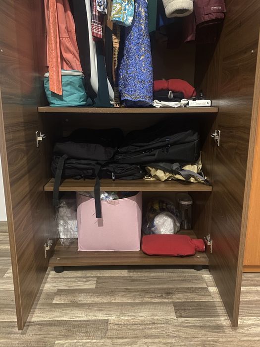 Dulap încăpător, foarte calitativ– ideal apartament, DEMONTABIL!
