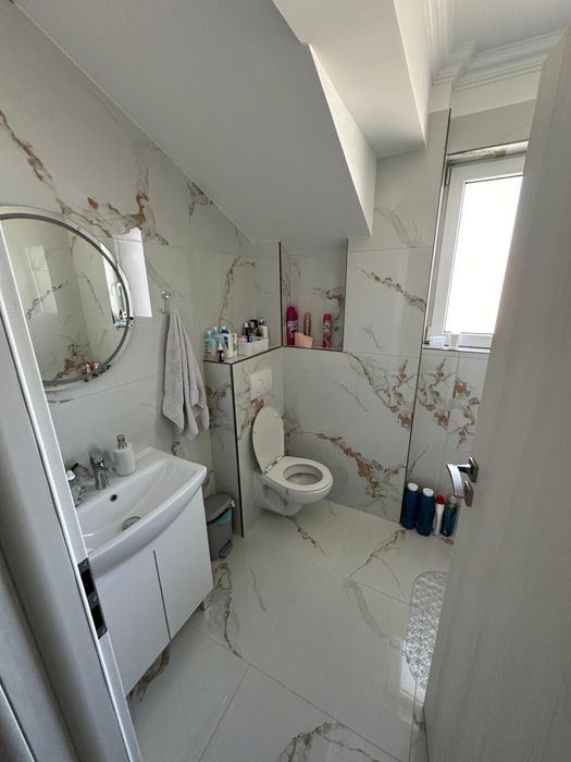 De Vanzare apartament 3 camere zona Vivo