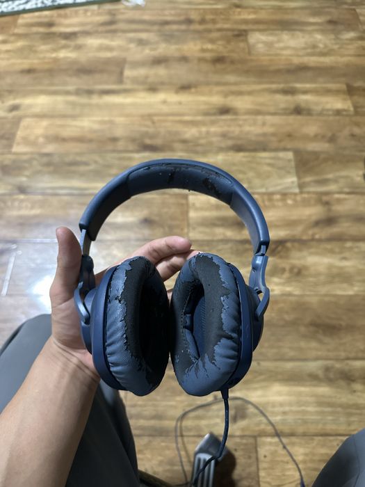 Наушники JBL QUANTUM 100 в хорошом состояний