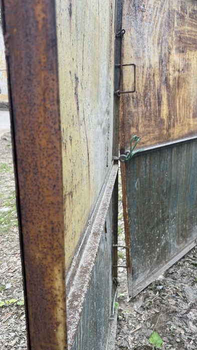 Срочно продам ворота железные